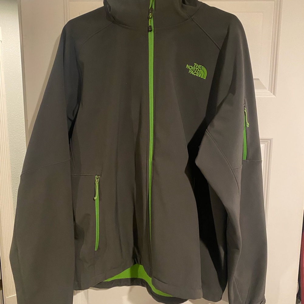 North face - Picture 2 of 6